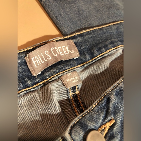 Falls Creek stretchy jeans - Picture 4 of 5